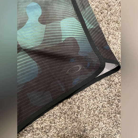 Oakley Bodhi camo men's swim trunks, size 31 - Picture 3 of 7